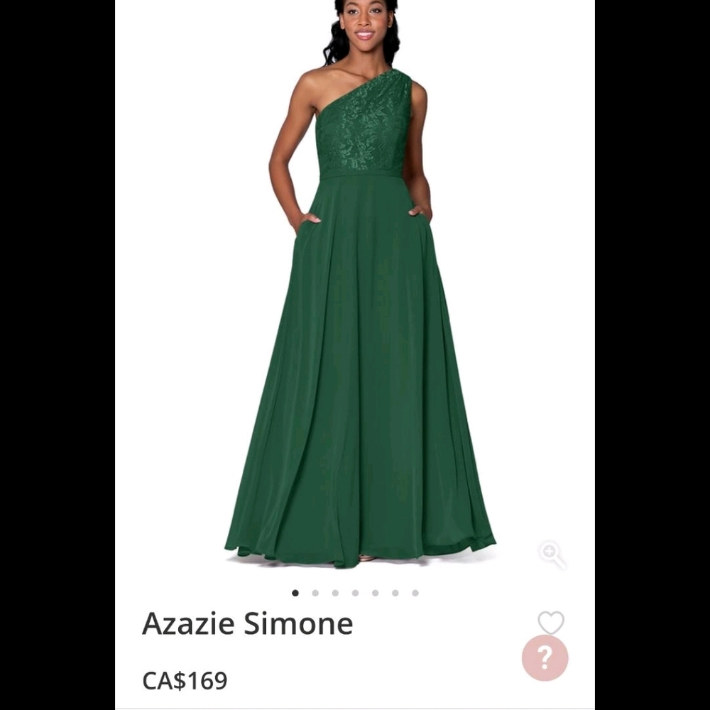 NWT Gorgeous formal gown with lace detail